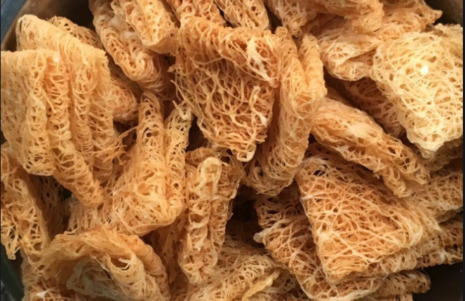 unique-food-of-sambalpur-named-sarsatia-prepared-from-a-juice-of-a-tree-called-ganjer