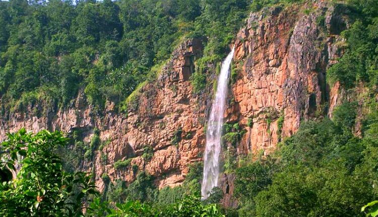 khandadhar-waterfall-of-kendujhar-district-odisha